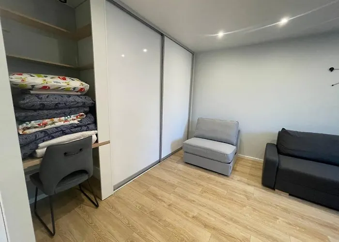 Modern 1Br Haven Near Two Parks